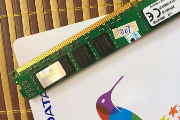 金士顿DDR3 1333 4GB