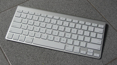 mac键盘好用吗 键盘上的灰尘怎么清理
